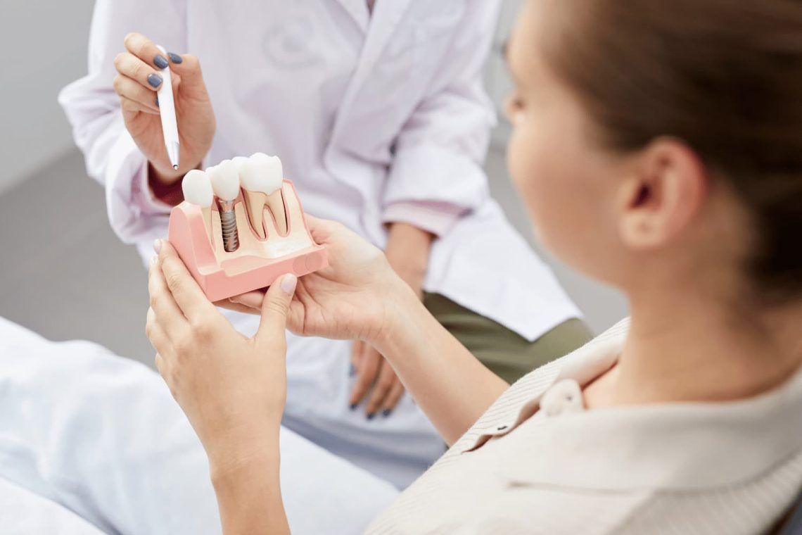 Implantes dentales: cuándo se recomiendan, cuánto duran y qué influye en el precio